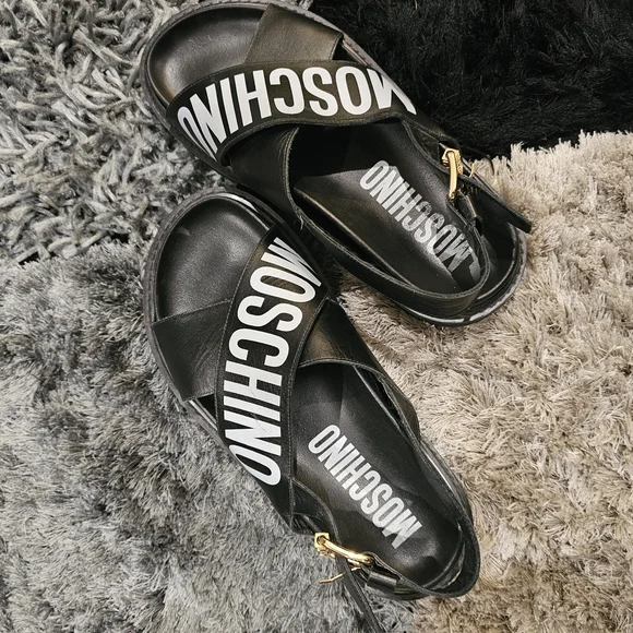 Authentic Moschino Black Slide Sandals with Bold Branding (Unisex) W-8 ,M- 6.5/7 - Picture 3 of 9